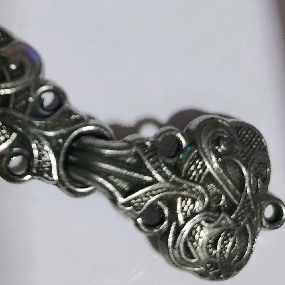 Cape Clasp in Pewter For A Stunning Halloween Outfit by Tinn Per - Picture 3 of 6